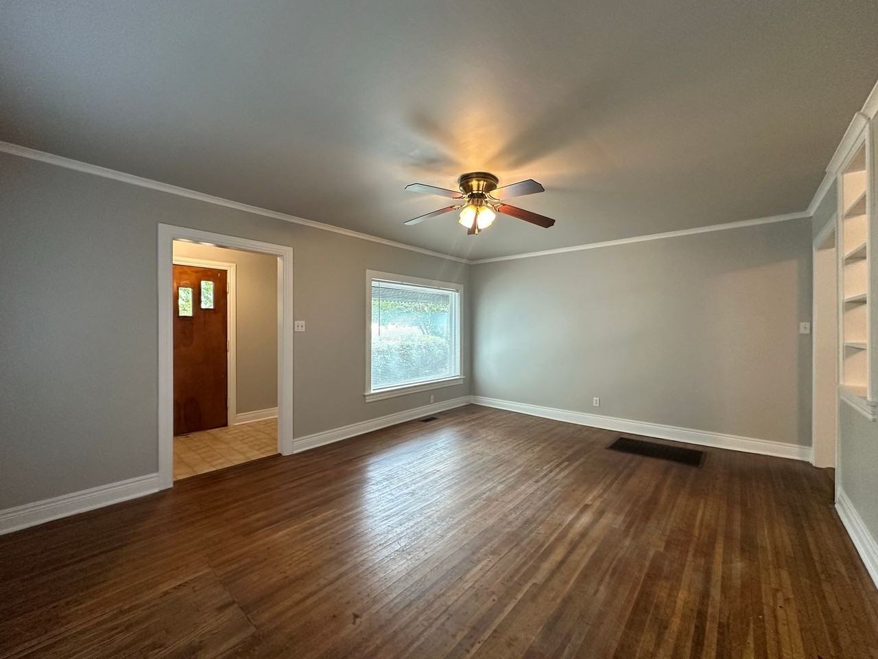 2009 S Q St - Photo 3 of 14