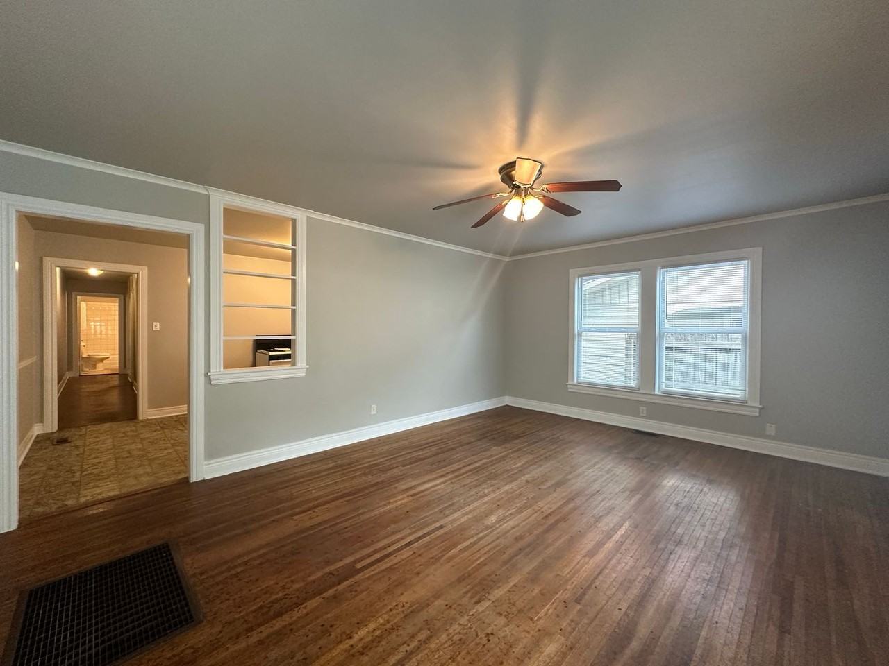 2009 S Q St - Photo 4 of 14