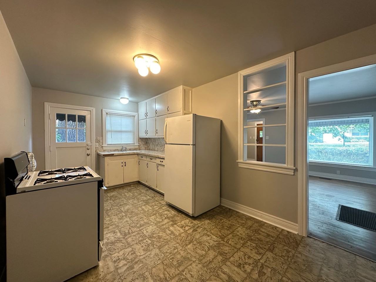 2009 S Q St - Photo 6 of 14