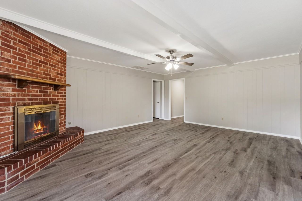 8208 Mark Ln - Photo 6 of 22