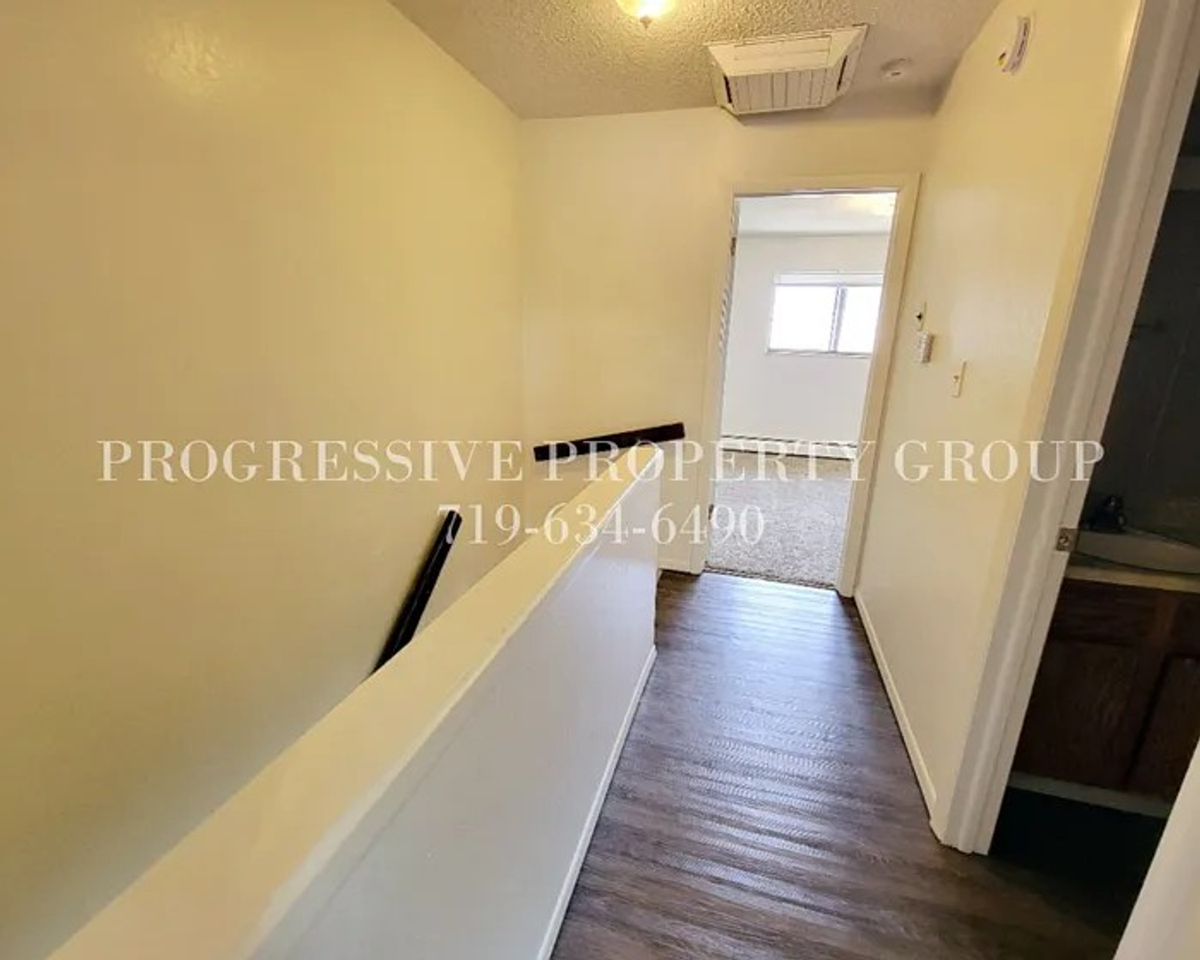 49 Chestnut Dr #B - Photo 6 of 13