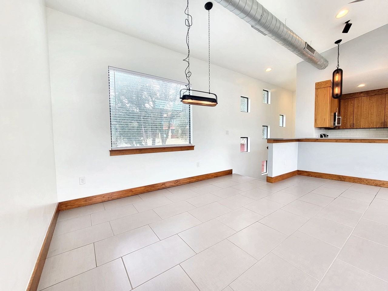 325 Southwind Rd - Photo 7 of 40