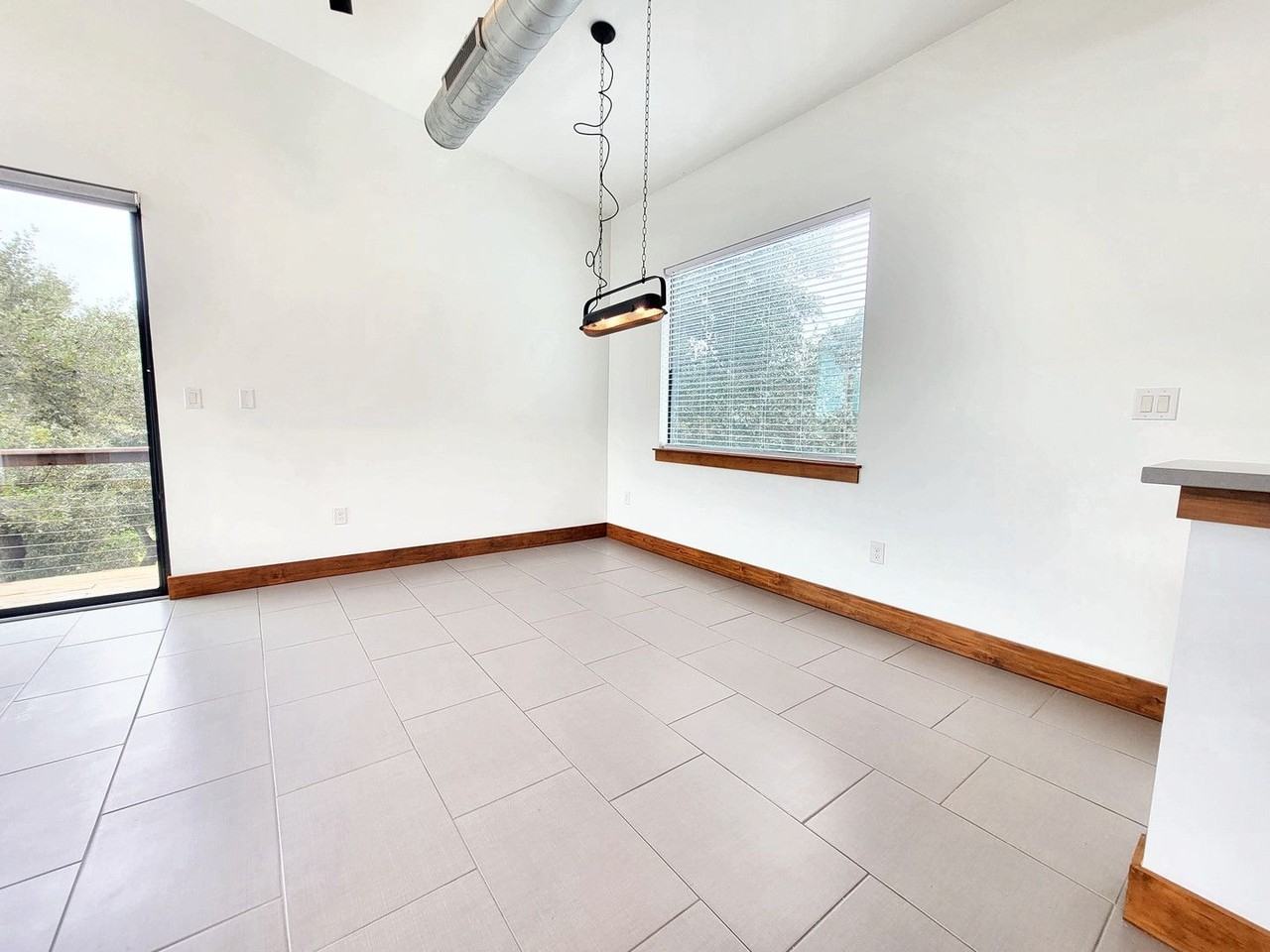 325 Southwind Rd - Photo 4 of 44