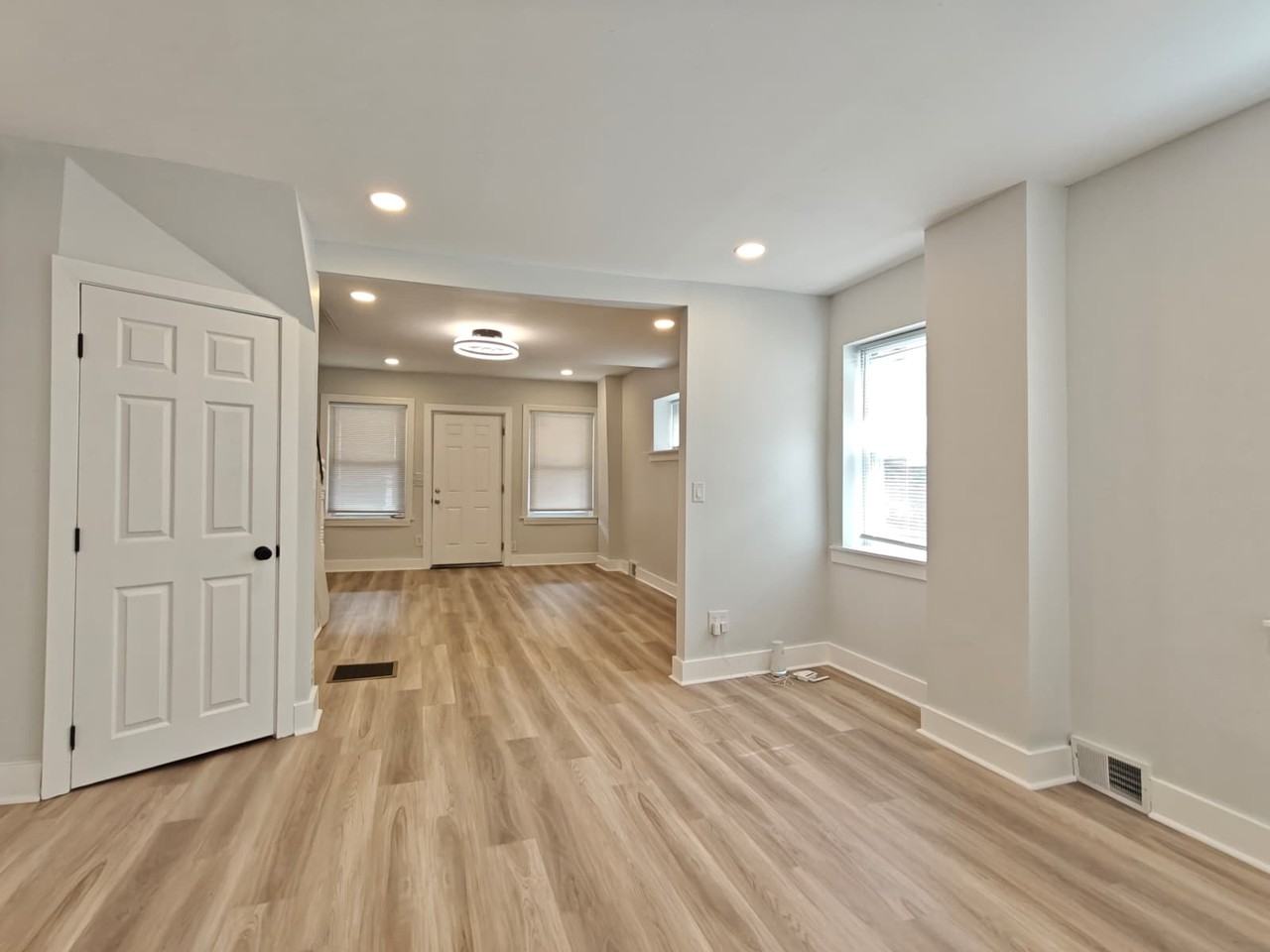 5245 Pentridge St - Photo 4 of 10