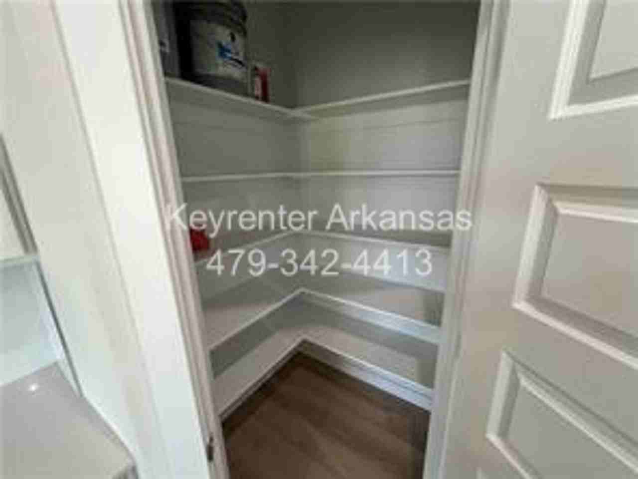 4808 W Planetree St - Photo 6 of 27