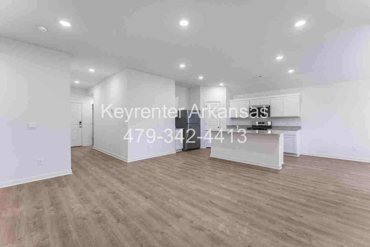 551 Shepherd St - Photo 6 of 21