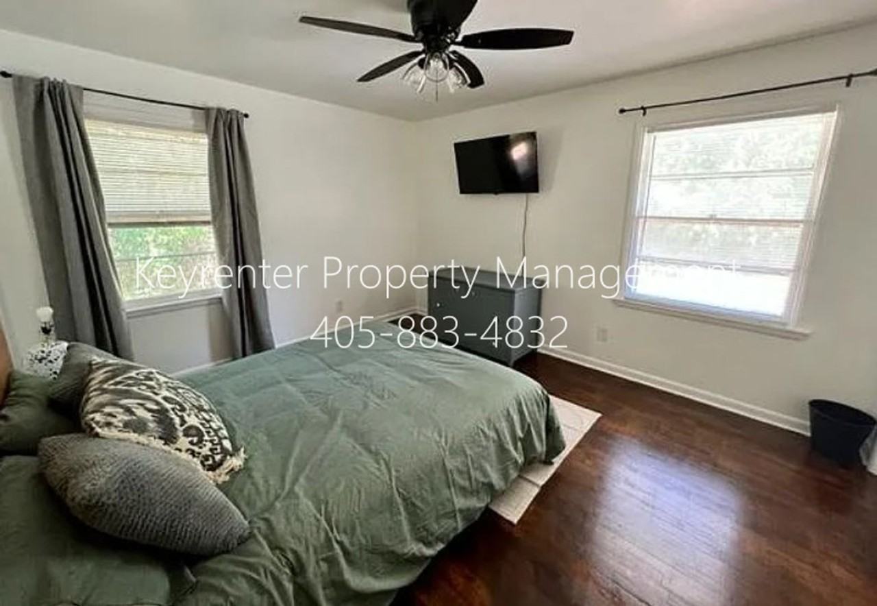 1524 Rowena Ln - Photo 6 of 8