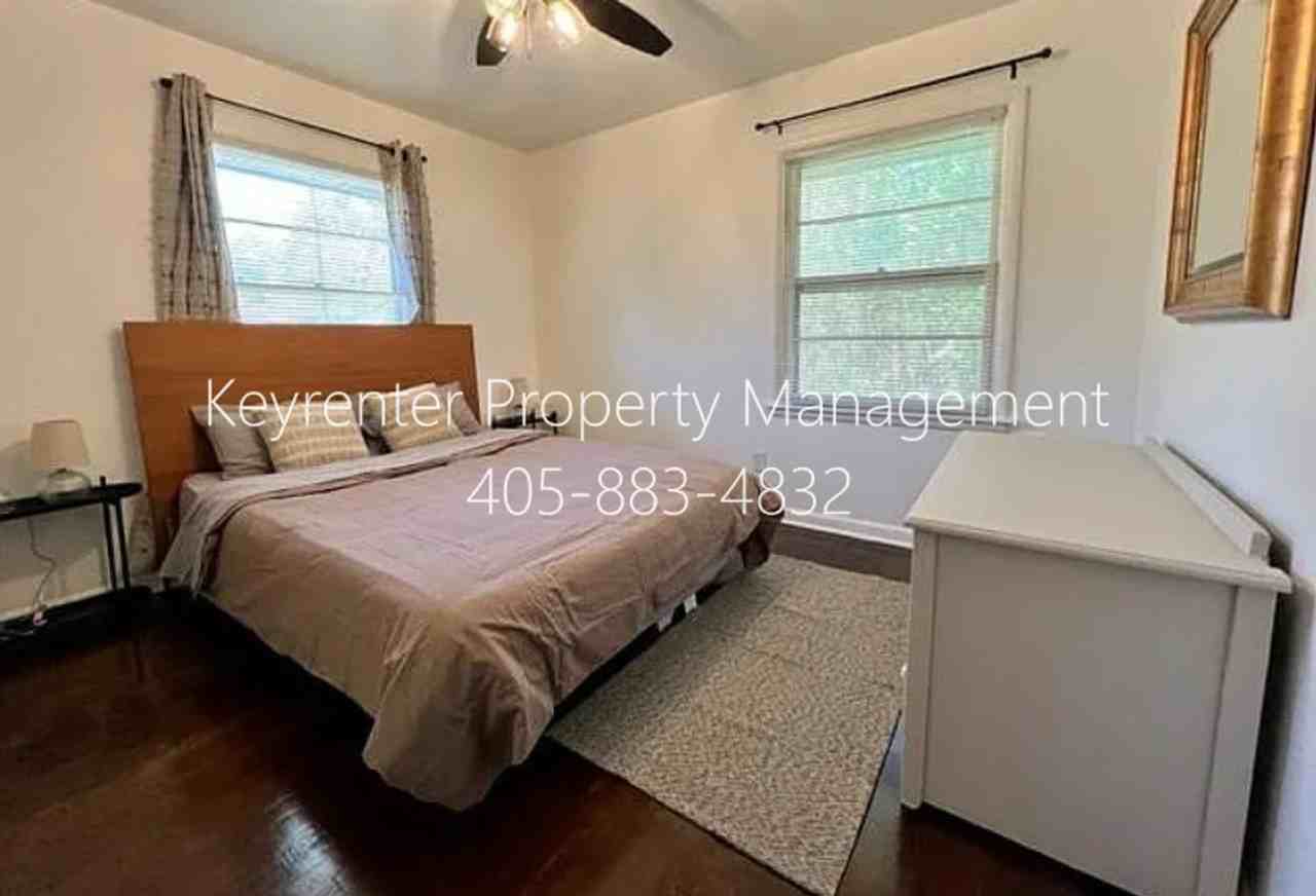 1524 Rowena Ln - Photo 7 of 8