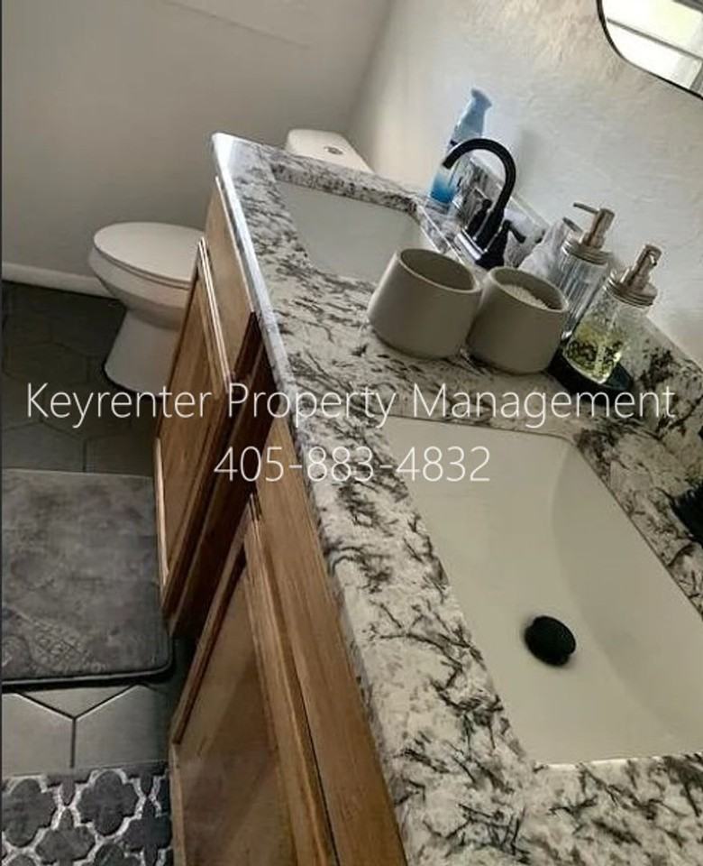 1524 Rowena Ln - Photo 7 of 8