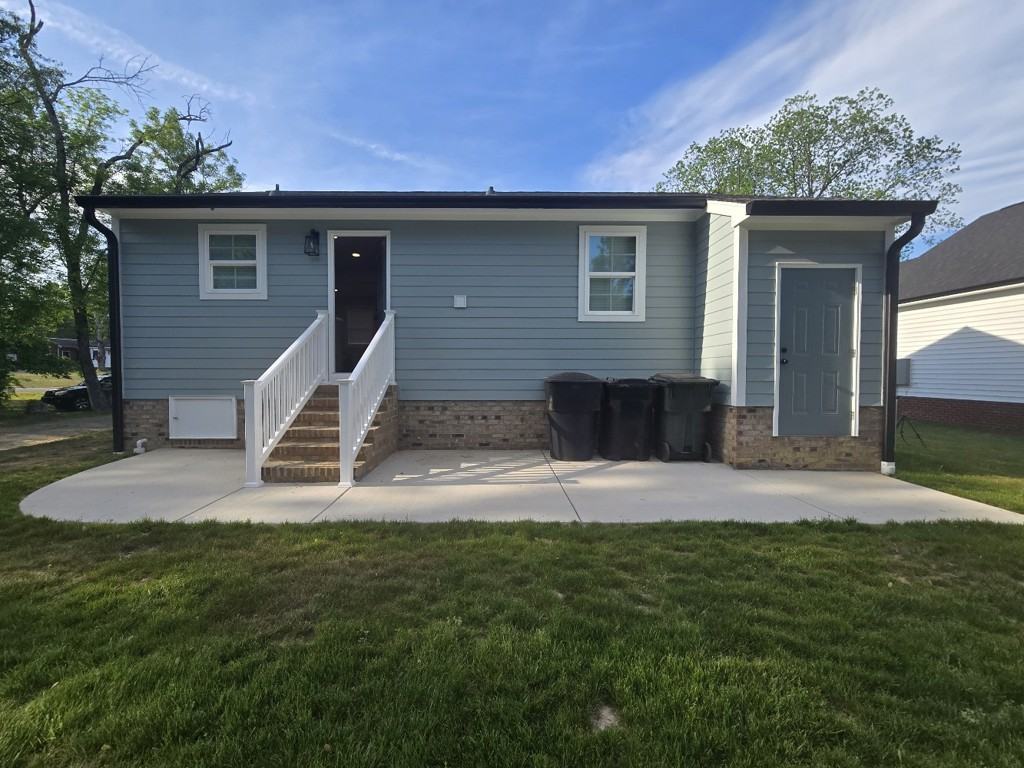 1111 Grace Ave - Photo 2 of 12