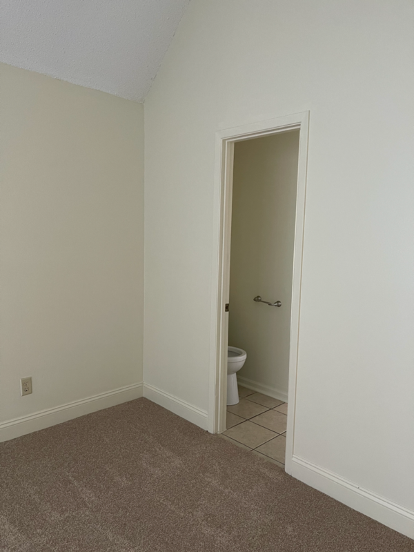 3027 Yorktown Cir - Photo 3 of 16