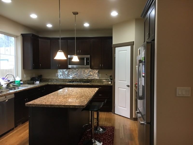 2407 Sw Roxbury St - Photo 2 of 24