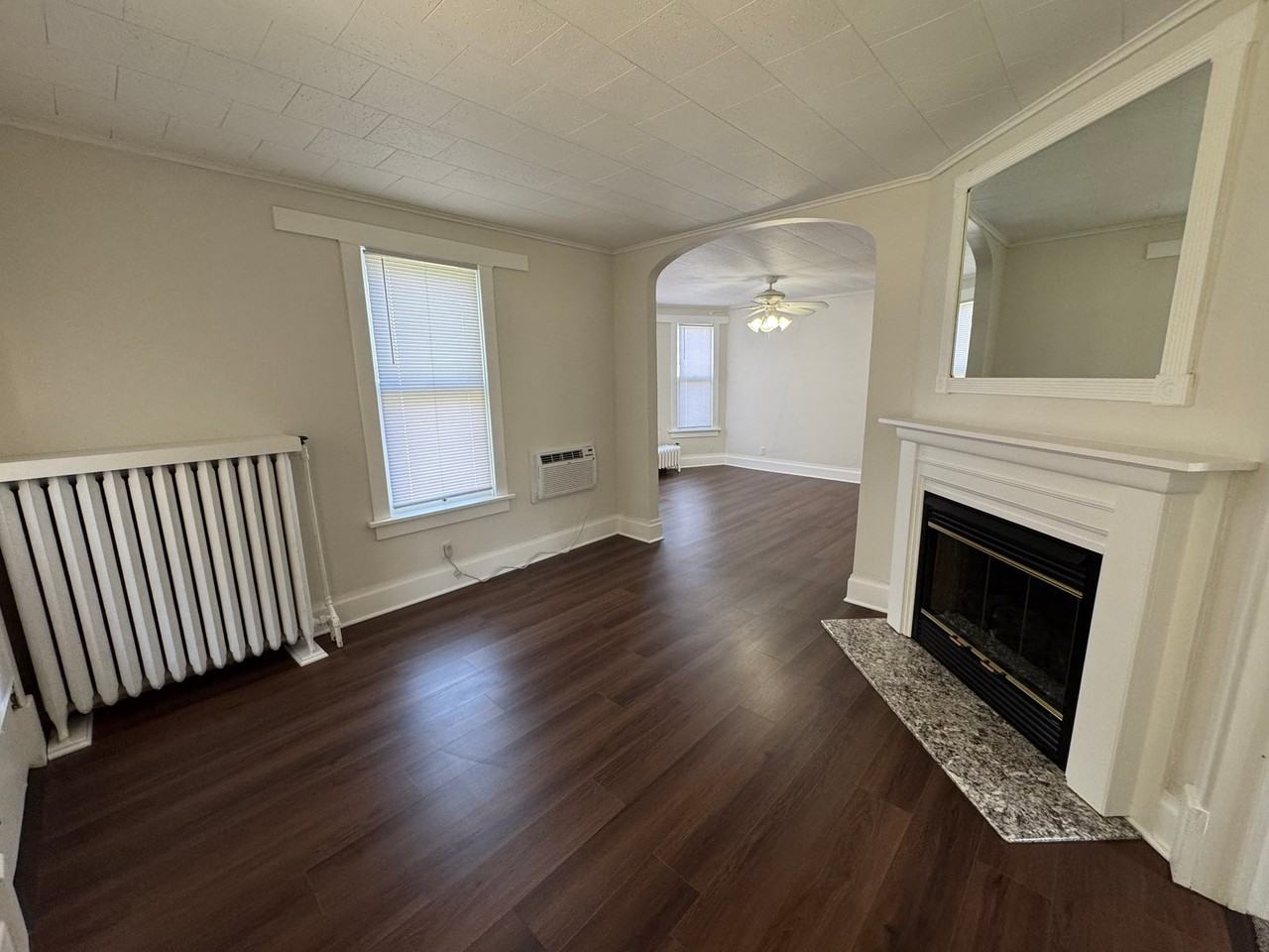 1210 S Cornelia St #1stFL - Photo 3 of 30