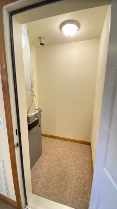 525 Sir Benjamin Way - Photo 4 of 16