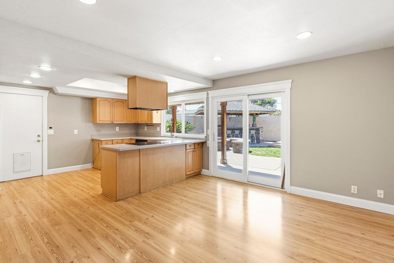 21421 Pinetree Ln - Photo 2 of 14