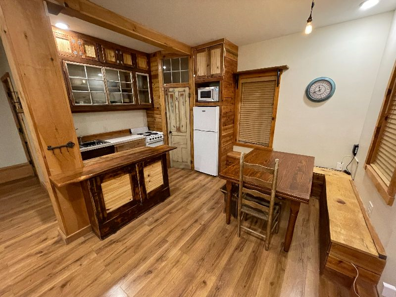 6068 60 - Photo 3 of 10