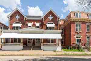 featured image of 1658 Iowa St #1-2