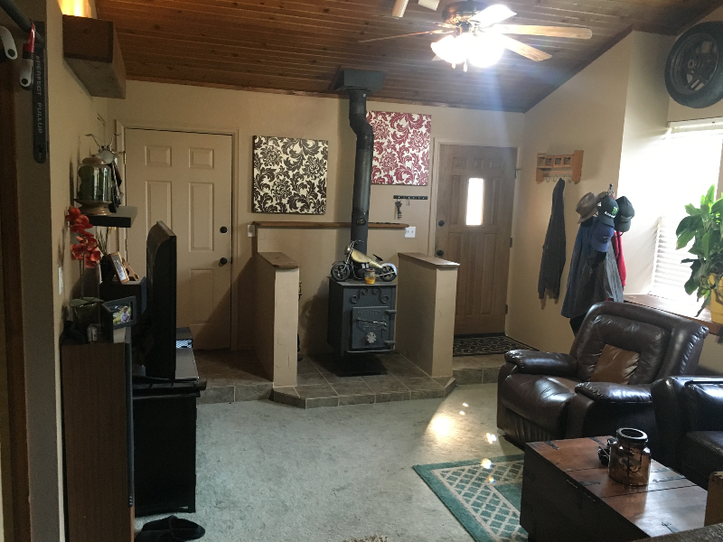 1930 Valley View Dr - Photo 2 of 4