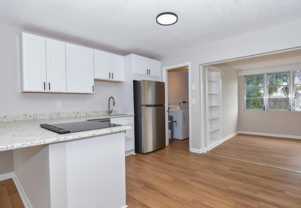 423 Se Parkway Dr - Photo 1 of 1