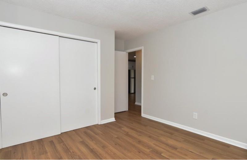 423 Se Parkway Dr - Photo 6 of 11