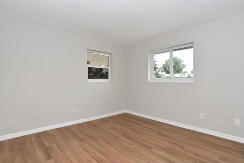 423 Se Parkway Dr - Photo 7 of 11