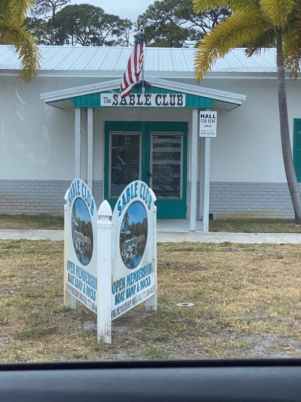 411 Se Robalo Ct - Photo 3 of 19