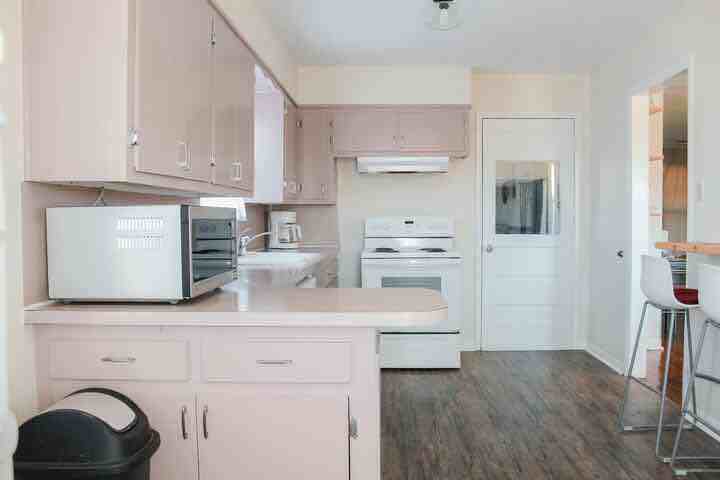 3802 Nw Euclid Ave - Photo 7 of 9