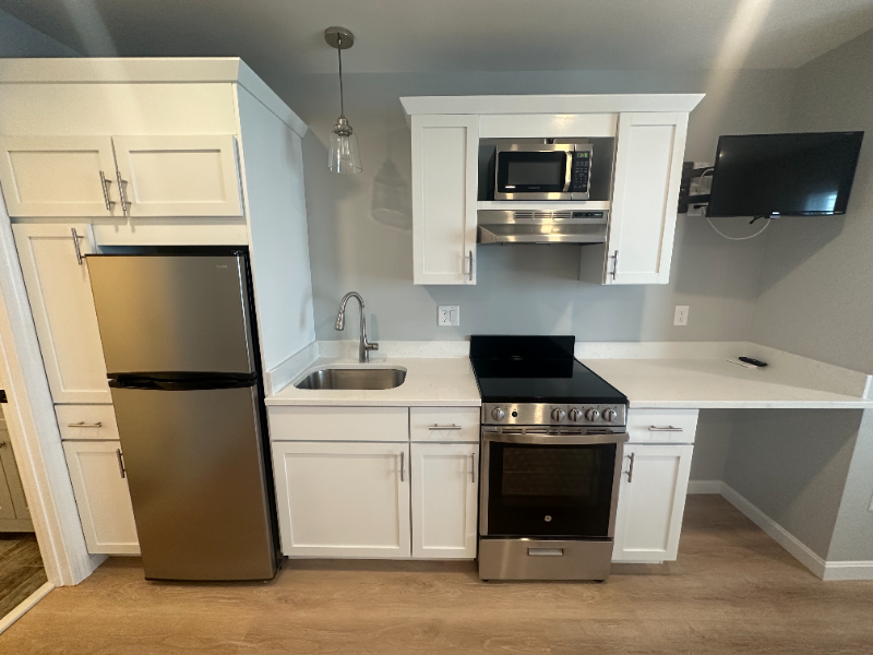 528 Ocean Blvd #8 - Photo 3 of 10