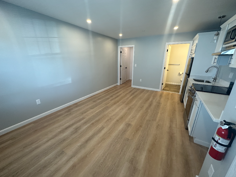 528 Ocean Blvd #8 - Photo 6 of 10