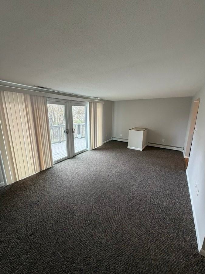 136 Canterbury Ln - Photo 6 of 20