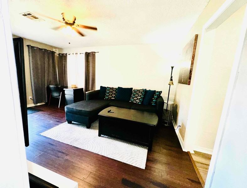 1607 Nw Taylor Ave - Photo 6 of 15