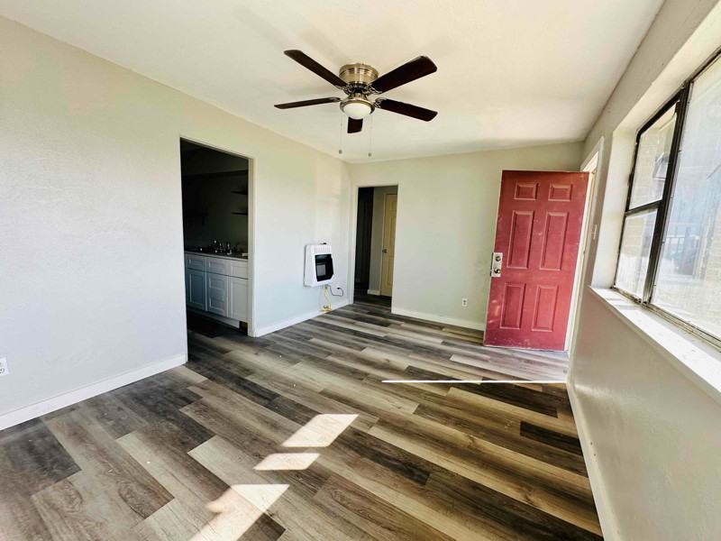 2357 Nw Bell Ave - Photo 2 of 9