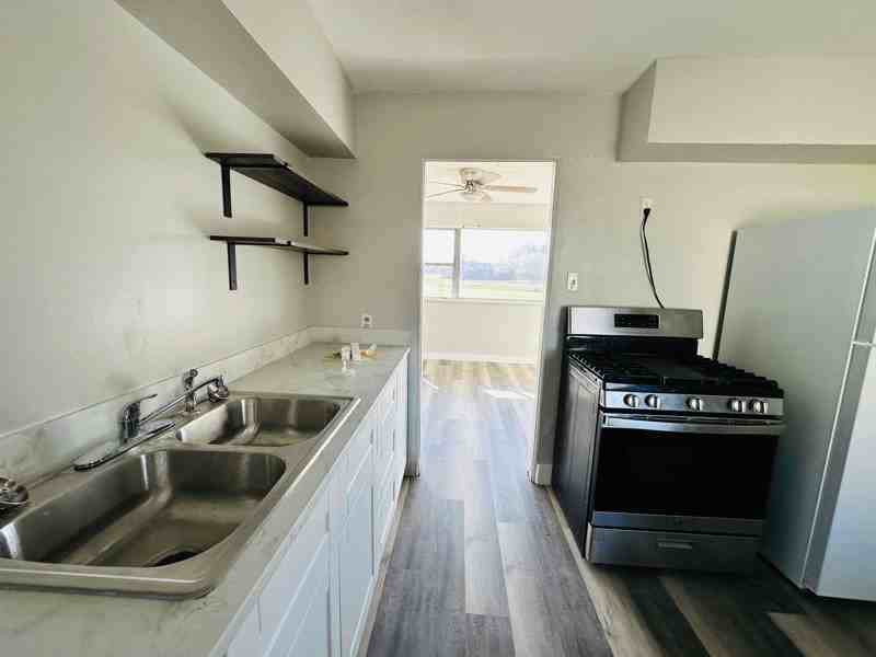 2357 Nw Bell Ave - Photo 7 of 9