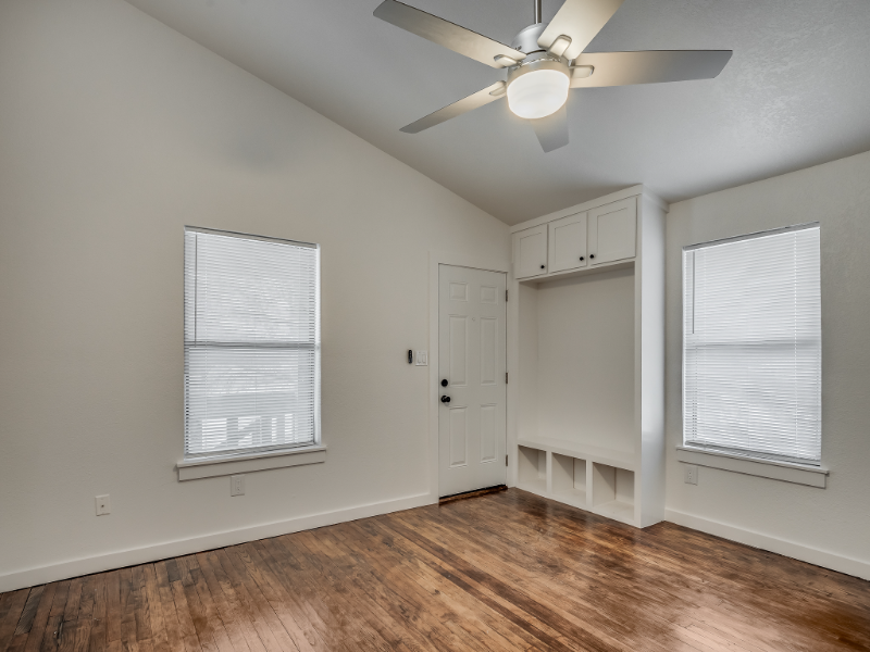 131 W Acres St #B - Photo 2 of 17