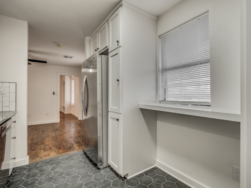 131 W Acres St #B - Photo 5 of 17