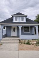 featured image of 2323 Pine St