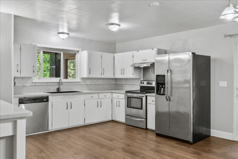 5401 Shangrala Ln #A - Photo 3 of 23