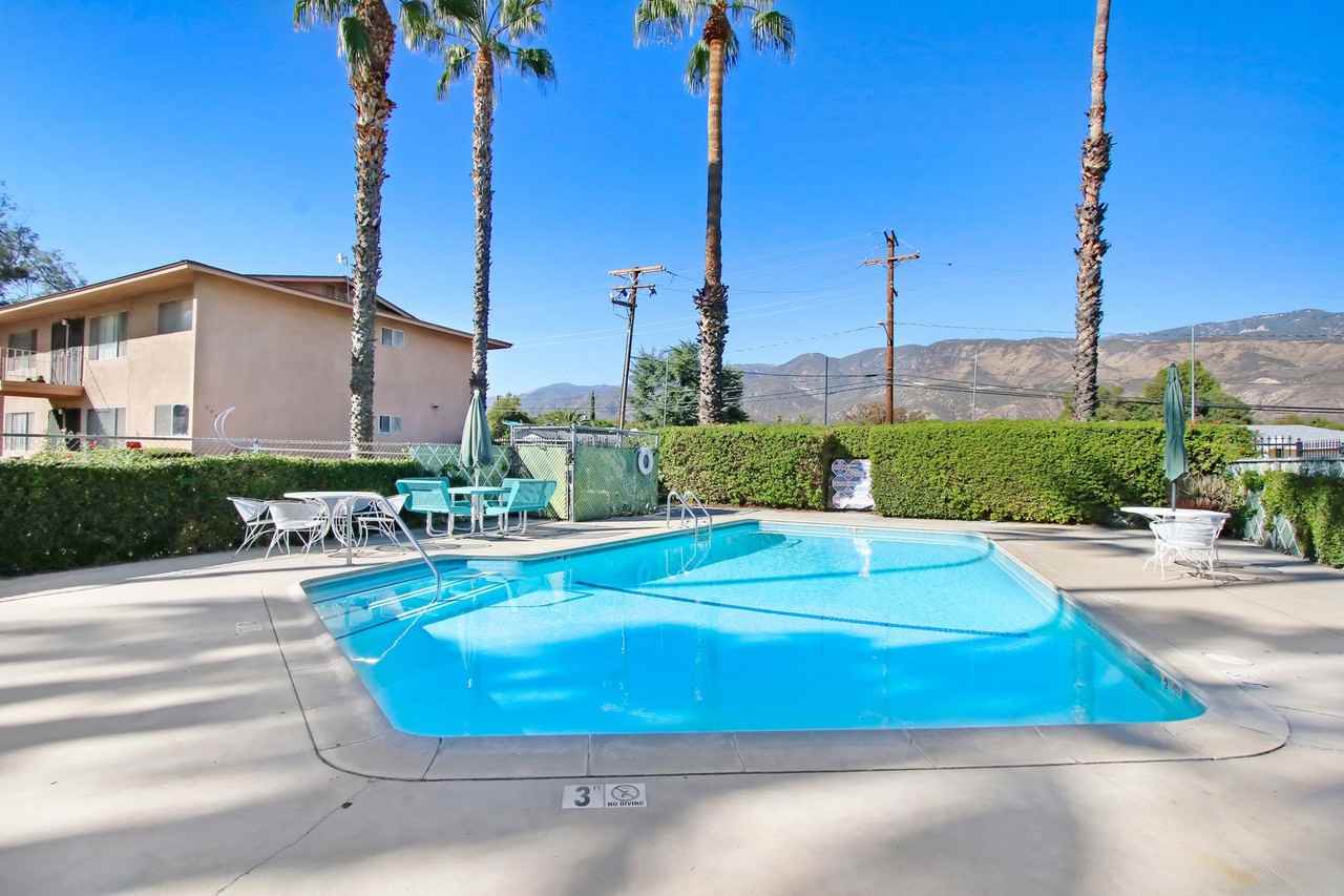 347 W 41st St - Photo 5 of 17