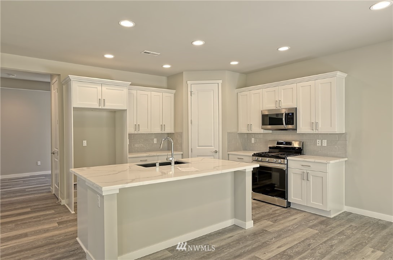 17741 26th Dr Ne - Photo 4 of 11