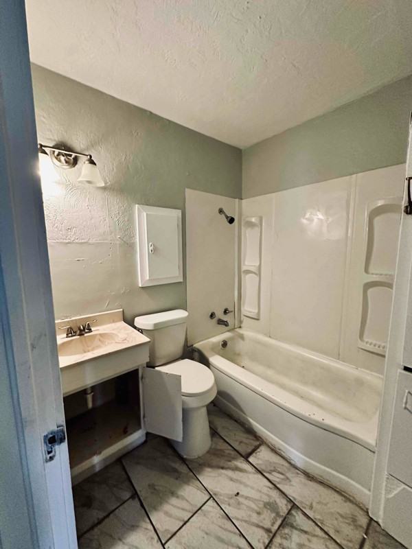 416 1/2 Nw Euclid Ave - Photo 5 of 9