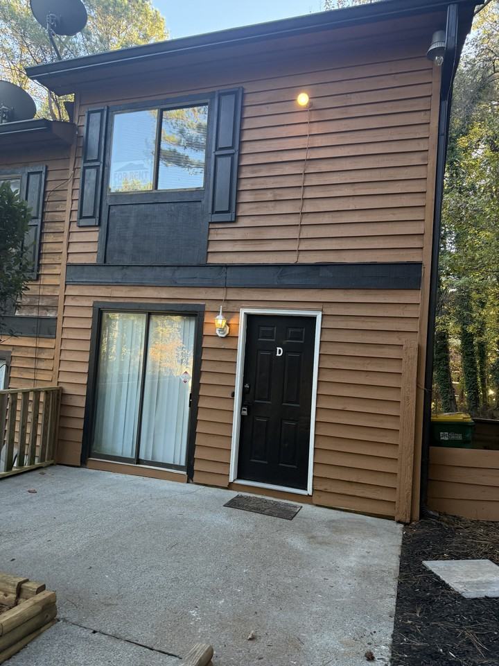 6473 Klinect Ct #D - Photo 3 of 34
