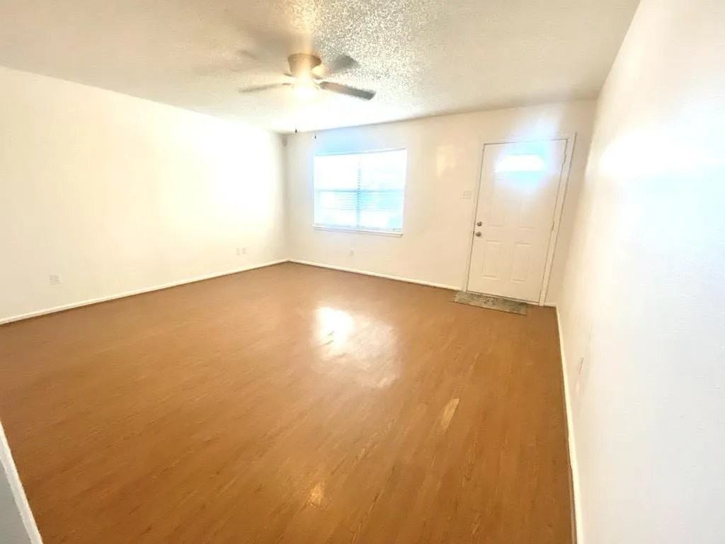 4618 Fordham St - Photo 3 of 8