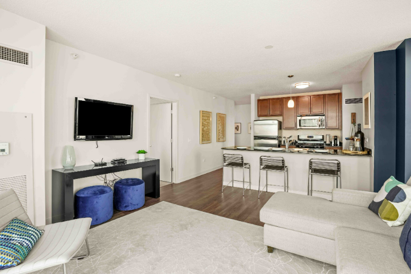 535 N Clinton St - Photo 5 of 18