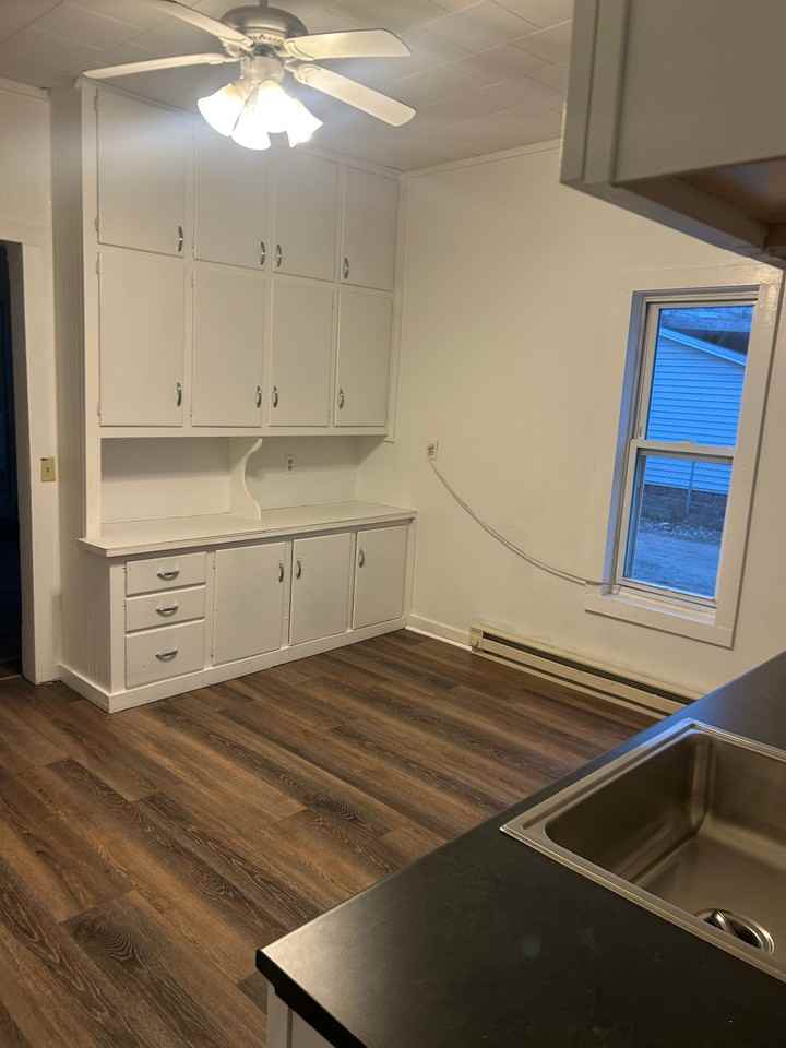 415 4th Ave W #1 - Photo 3 of 10
