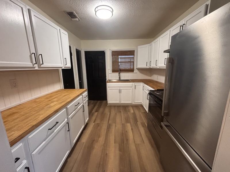 1215 Middleton St - Photo 5 of 20