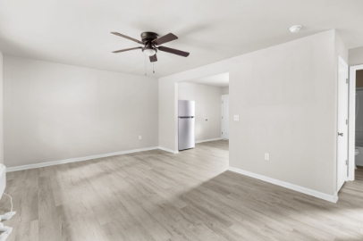 1217 Pineview St #3 - Photo 2 of 9