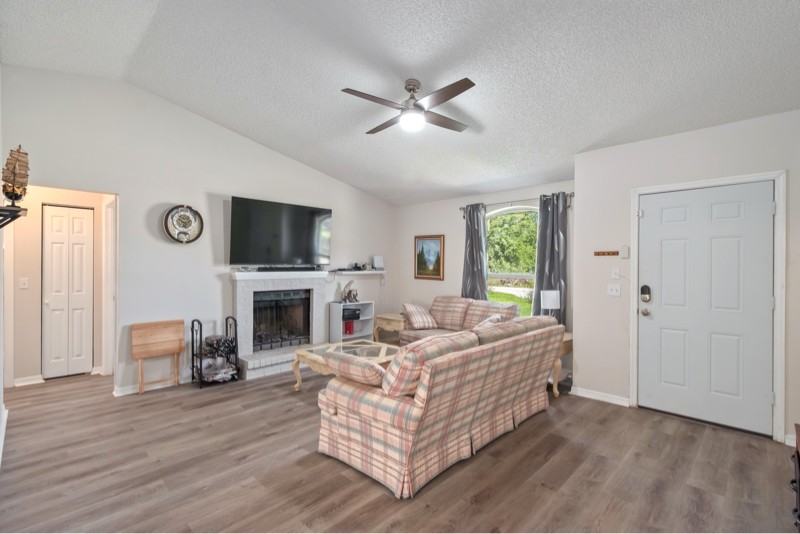 18 Spring Radl - Photo 2 of 13