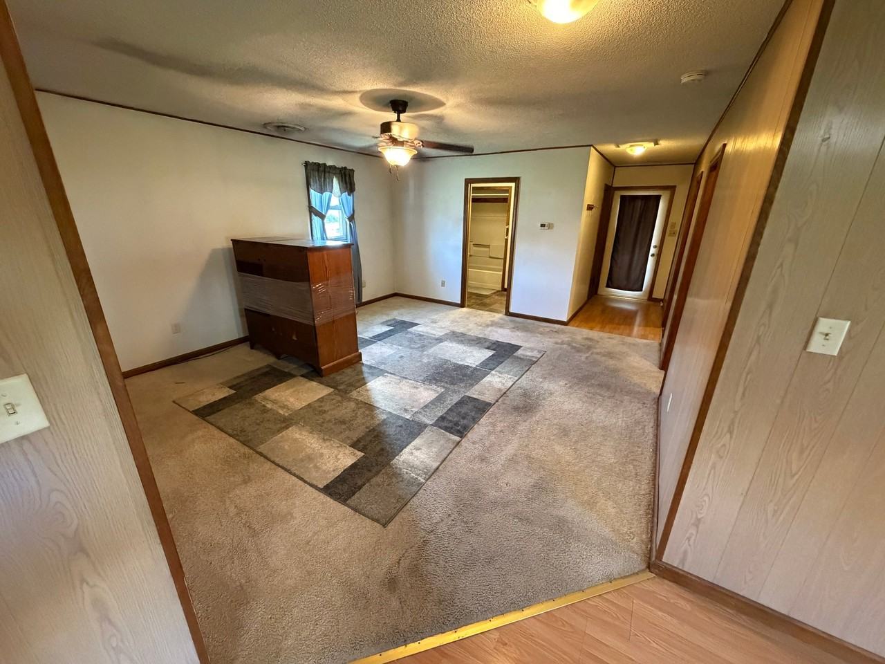 211 E Aaron Sq #C - Photo 4 of 8