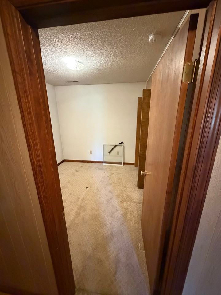 211 E Aaron Sq #C - Photo 7 of 8