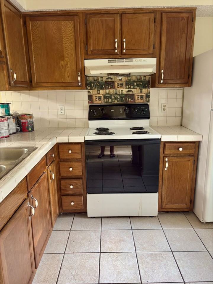 1461 Fisher Ln - Photo 2 of 11